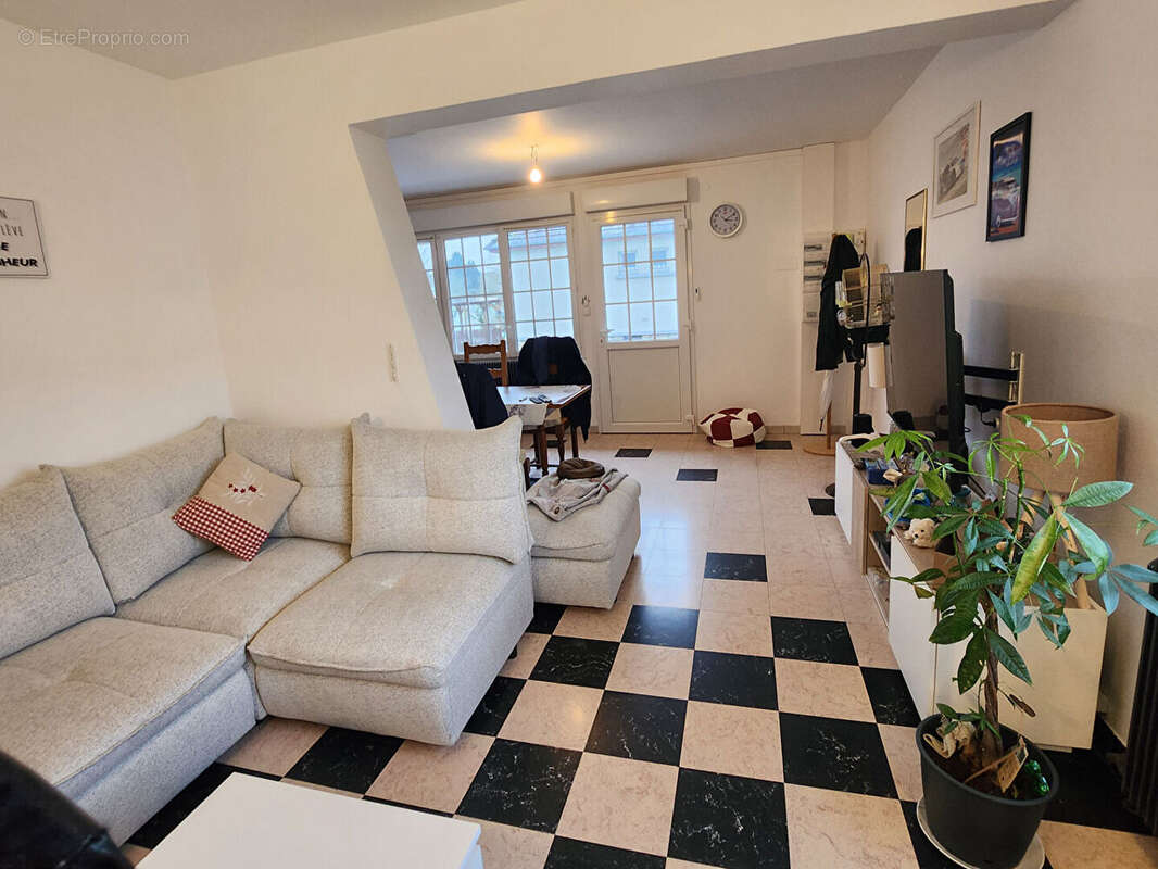 Maison à GRANDVILLIERS