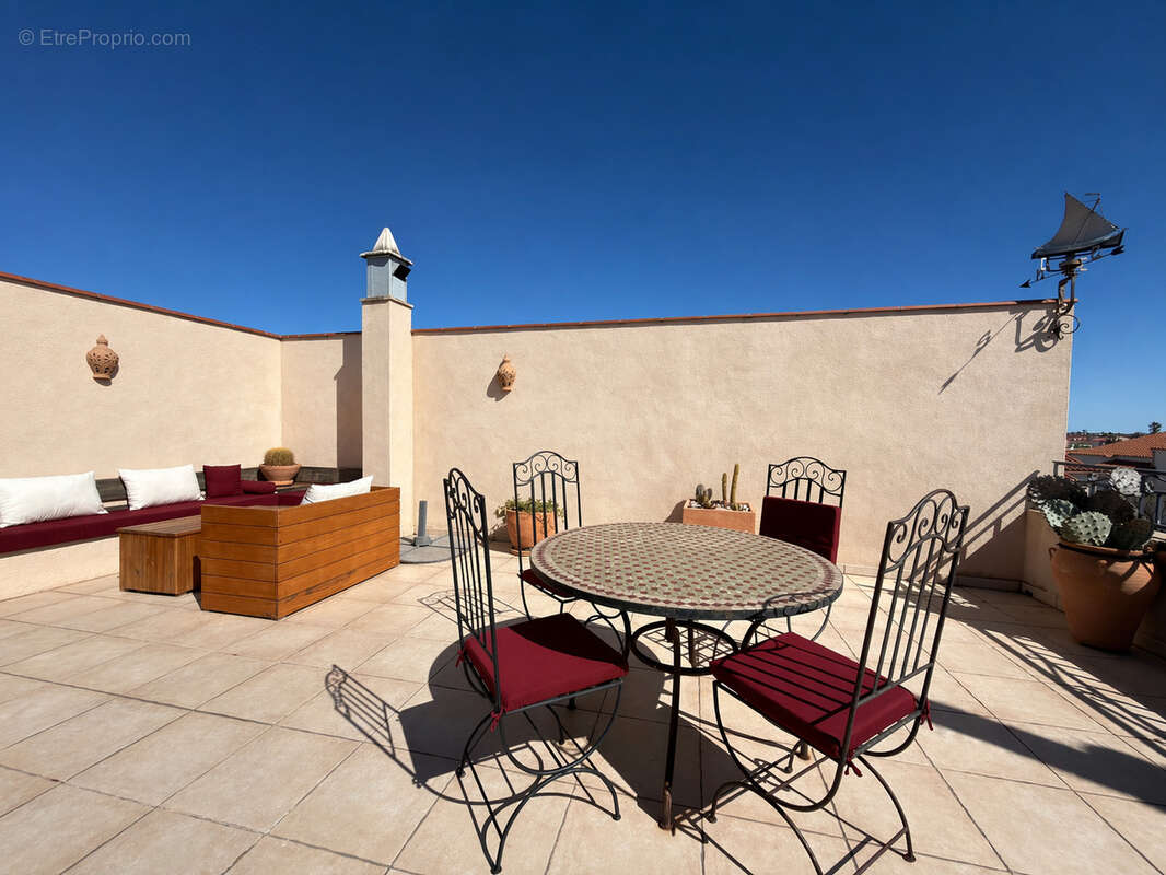 Maison à SAINT-LAURENT-DE-LA-SALANQUE