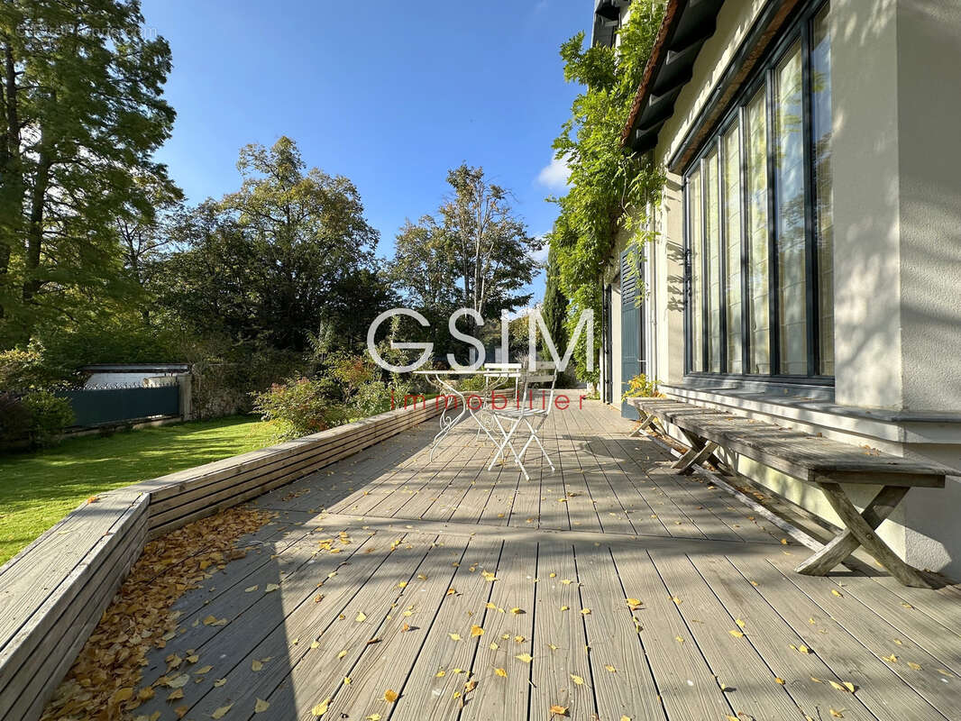 Maison à VILLE-D&#039;AVRAY