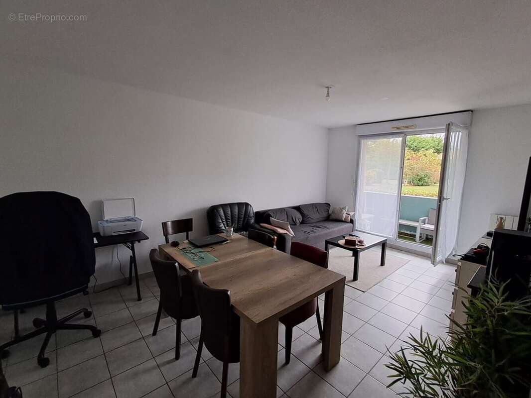 Appartement à LA RIVIERE-SAINT-SAUVEUR