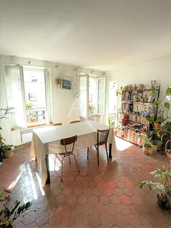 Appartement à PARIS-10E