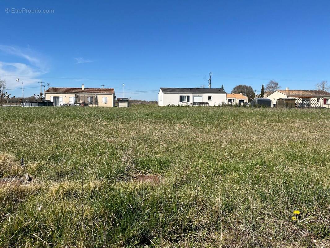 Terrain à LA ROCHELLE