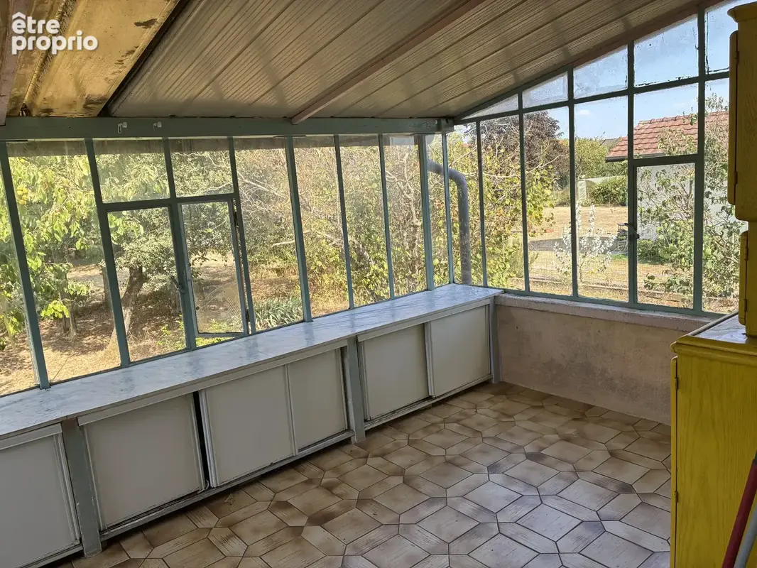 Pavillon individuel sur sous-sol complet, avec grand terrain et dépendances. - photo 11