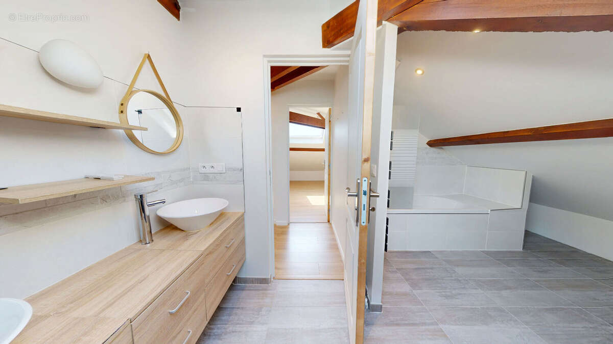 Appartement à SEYSSINET-PARISET