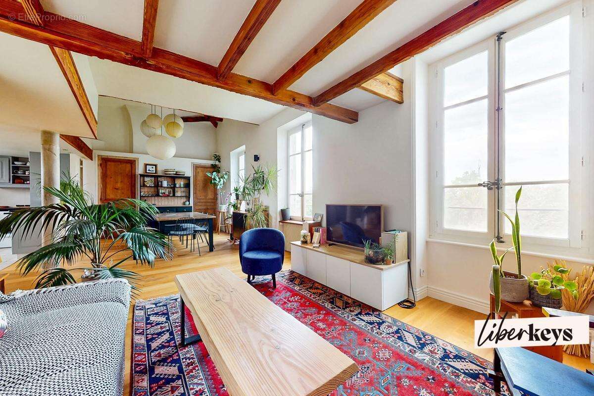 Duplex de charme de 87 m² – Dernier étage d'une maison bourgeoise – Terrasse tropézienne - photo 3
