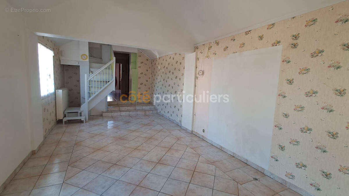 Maison à AMILLY