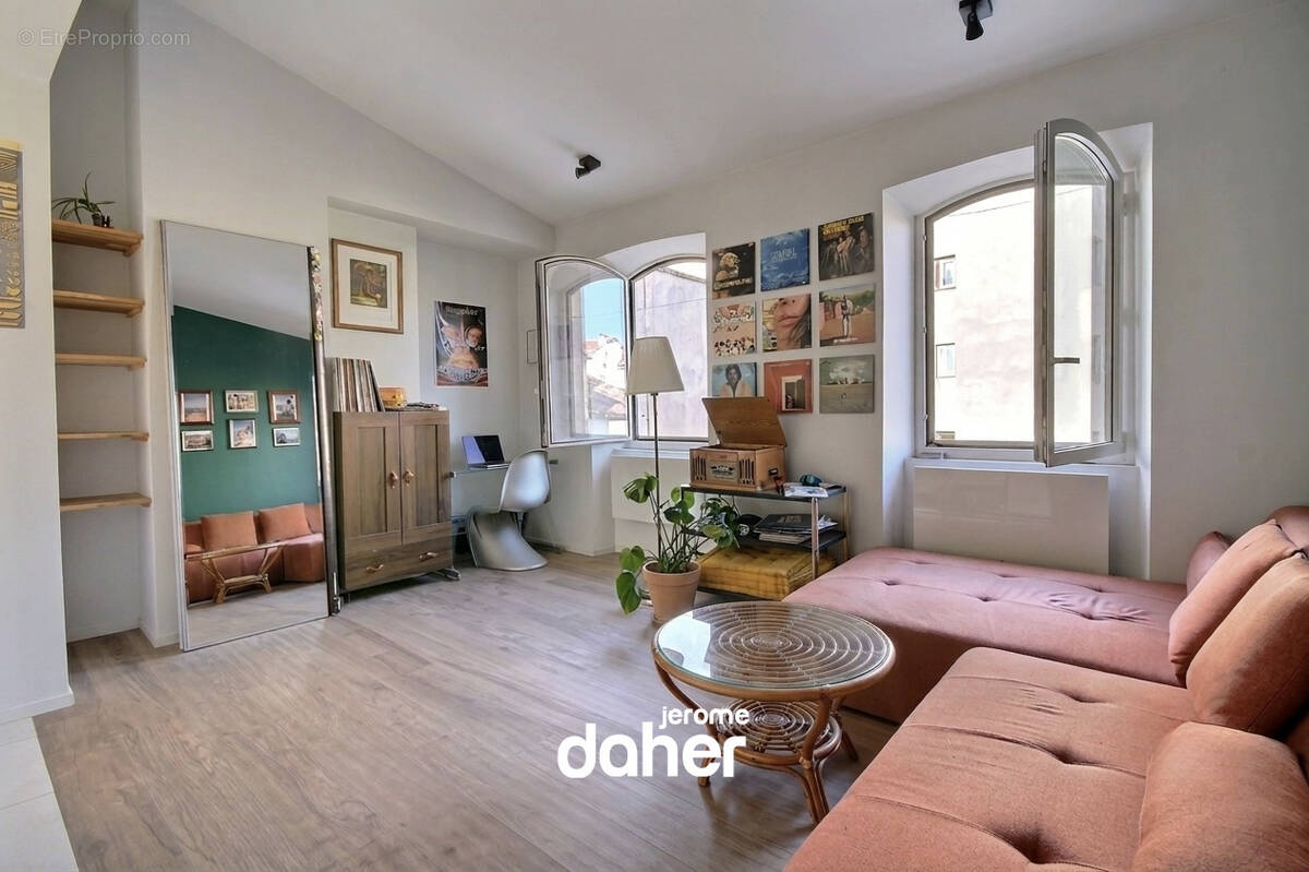 Appartement à MARSEILLE-6E