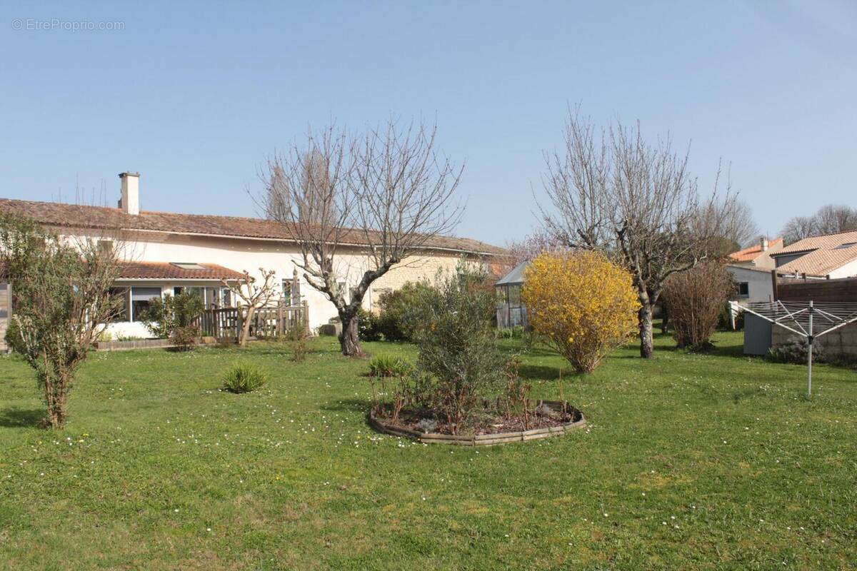 Photo 1 - Maison à SAINT-DIZANT-DU-GUA