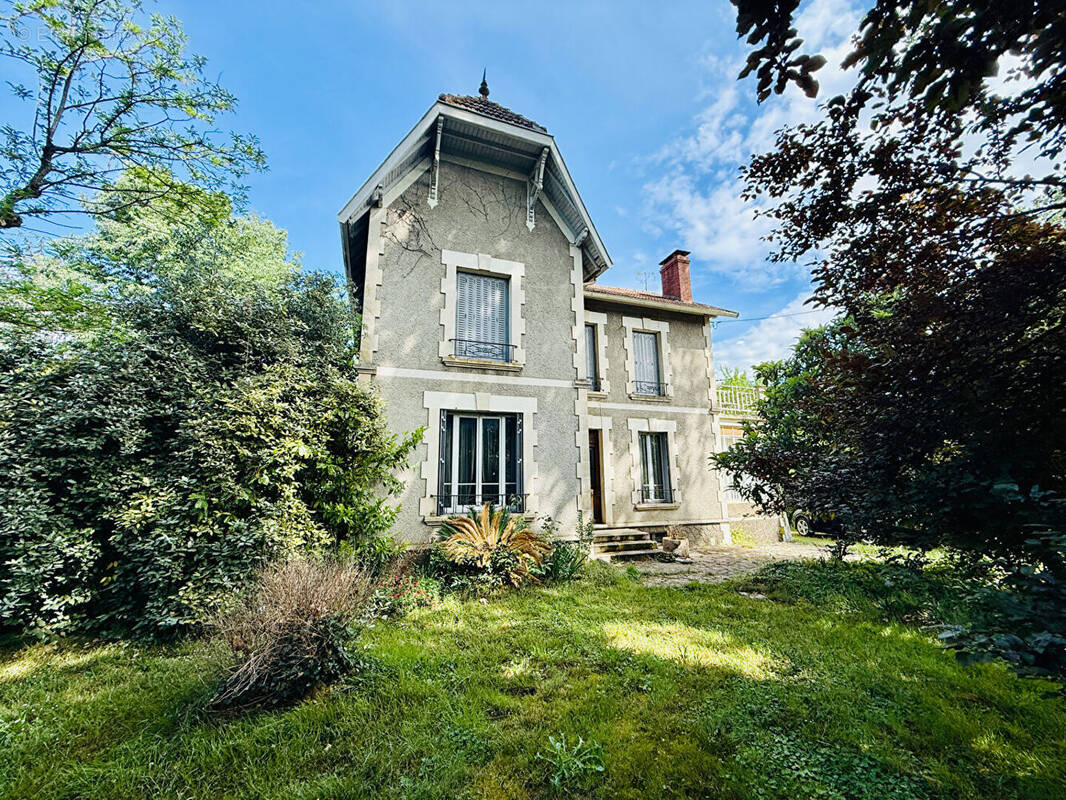 Maison à SAINT-SYLVESTRE-SUR-LOT