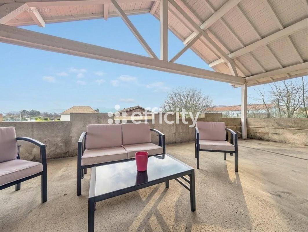 Appartement à RIVES