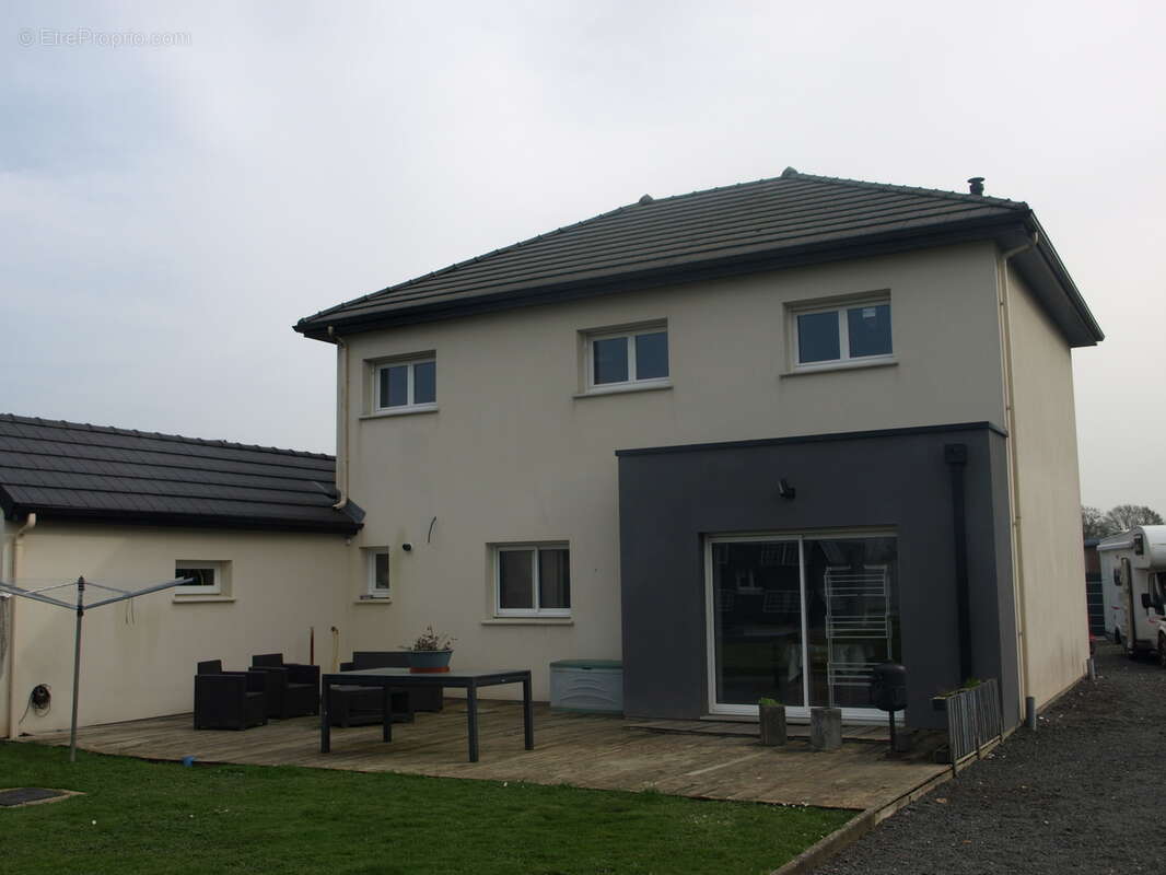 Maison à GRANDVILLIERS