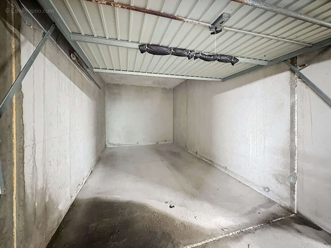 Parking à SAINT-HILAIRE-DE-RIEZ