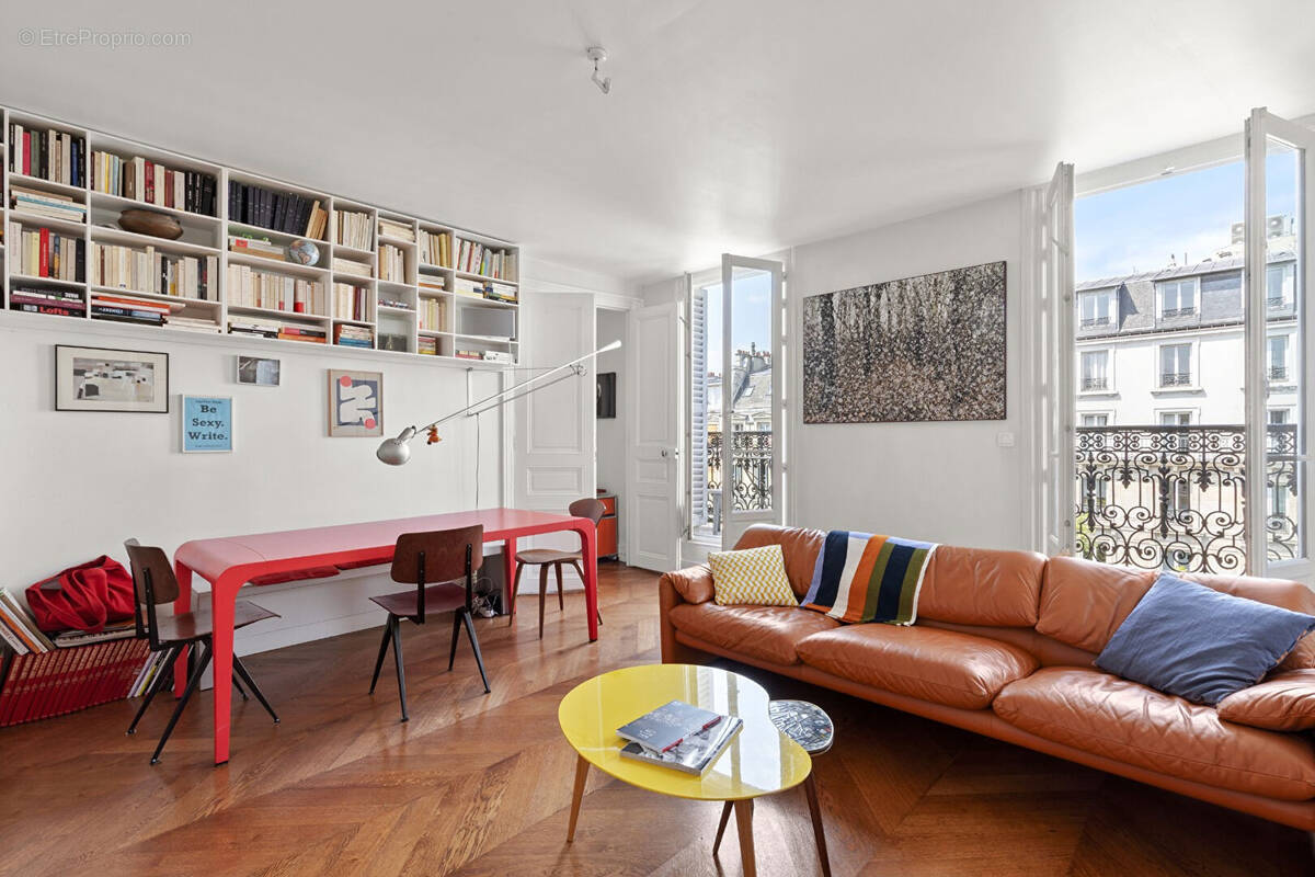 Appartement à PARIS-3E