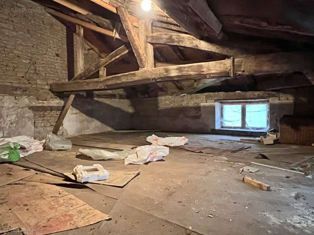 Maison à VERTEUIL-SUR-CHARENTE