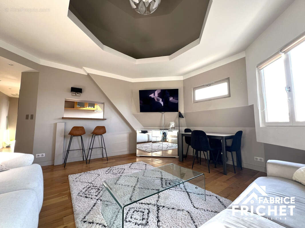 Appartement à PARIS-15E