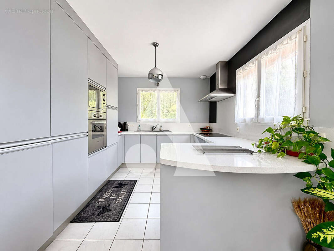 Maison Voglans 6 pièce(s) 136.24 m2 - photo 5
