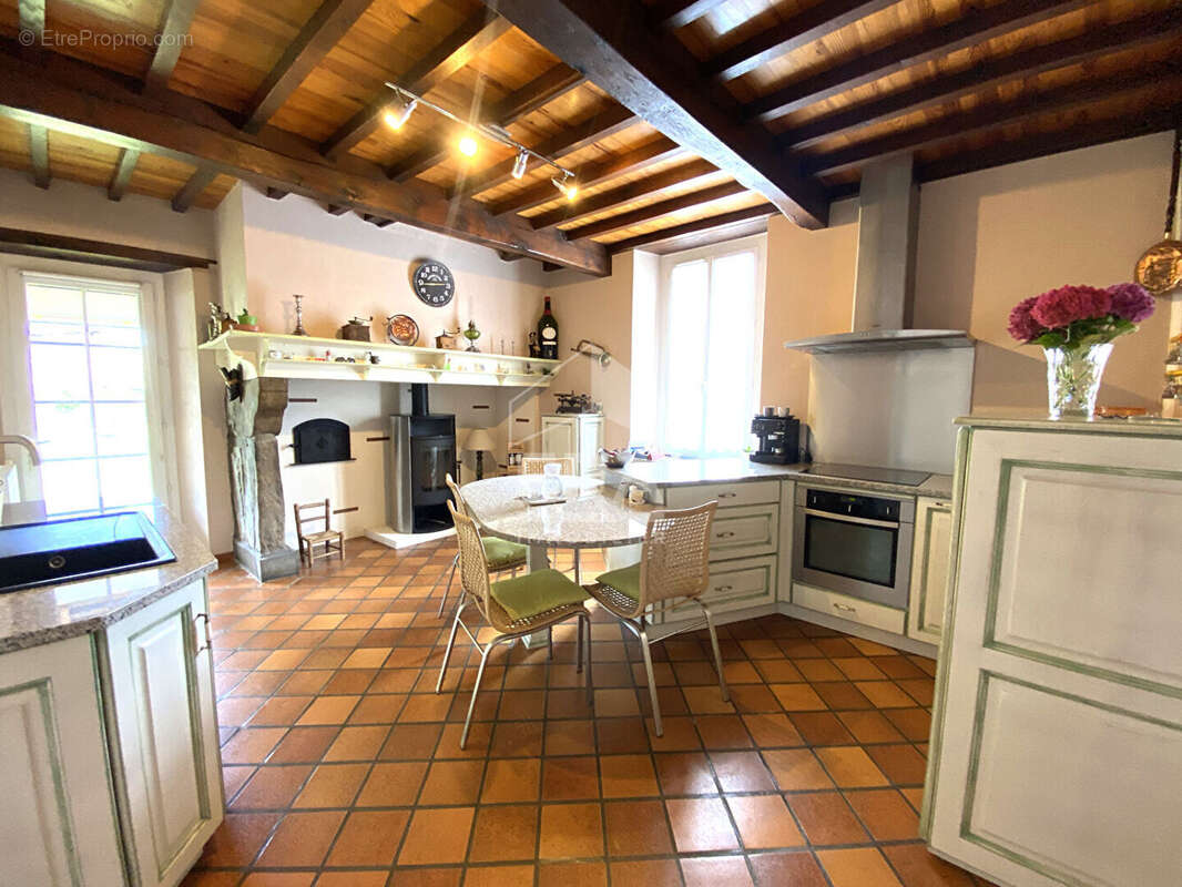 Maison à LESTELLE-BETHARRAM