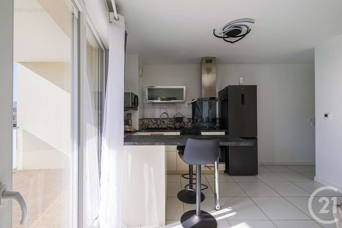 Appartement à SAINT-MARTIN-D'HERES