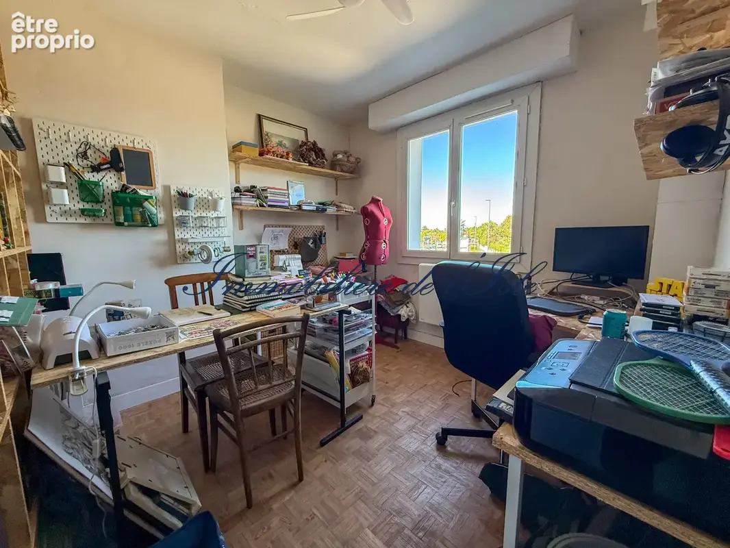 Maison de ville familiale rénovée avec jardin, garage et stationnement sécurisé - photo 9