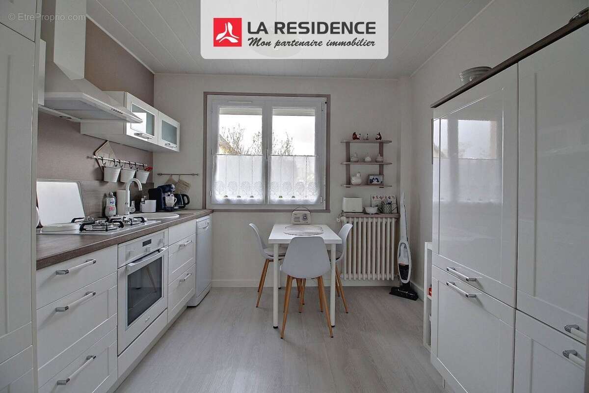 Appartement à SAINT-ETIENNE-DU-ROUVRAY