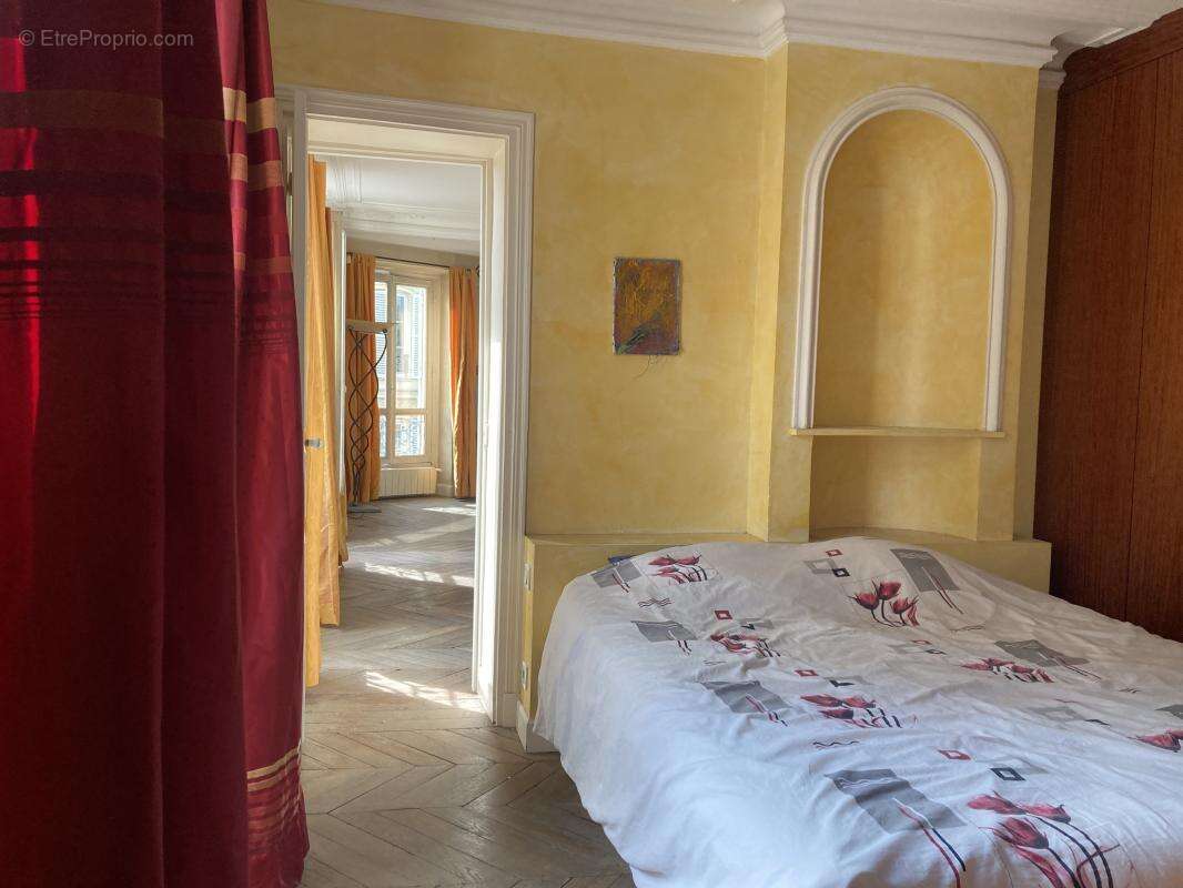 Appartement à PARIS-10E