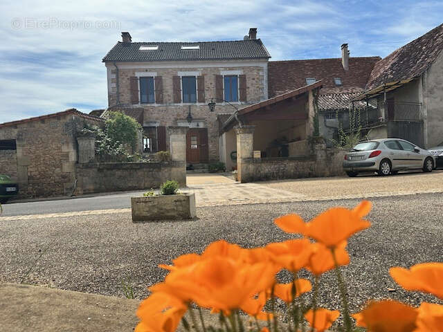 Maison à SAINT-JORY-LAS-BLOUX