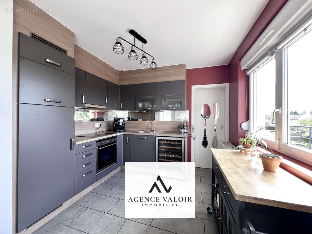 Appartement à AY-SUR-MOSELLE