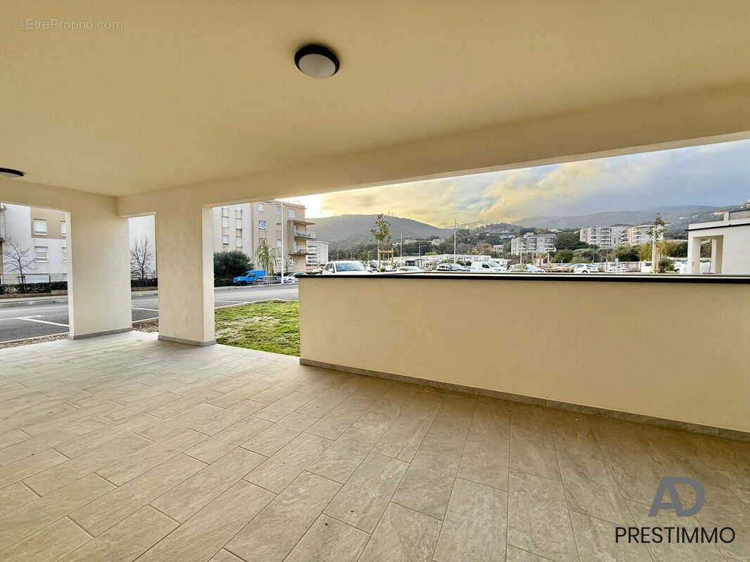 Commerce à LUCCIANA