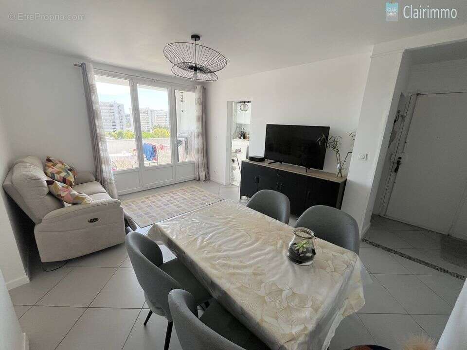 Appartement T3 a vendre - balcon - 13013 - métro -  ascenseur - Appartement à MARSEILLE-13E