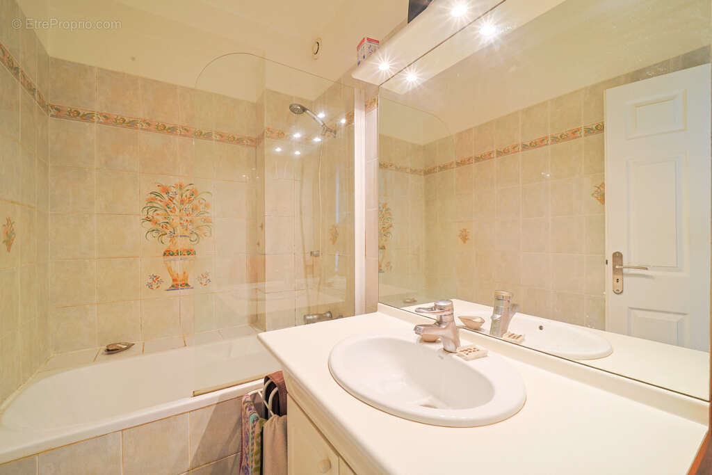 Appartement à MONTROUGE