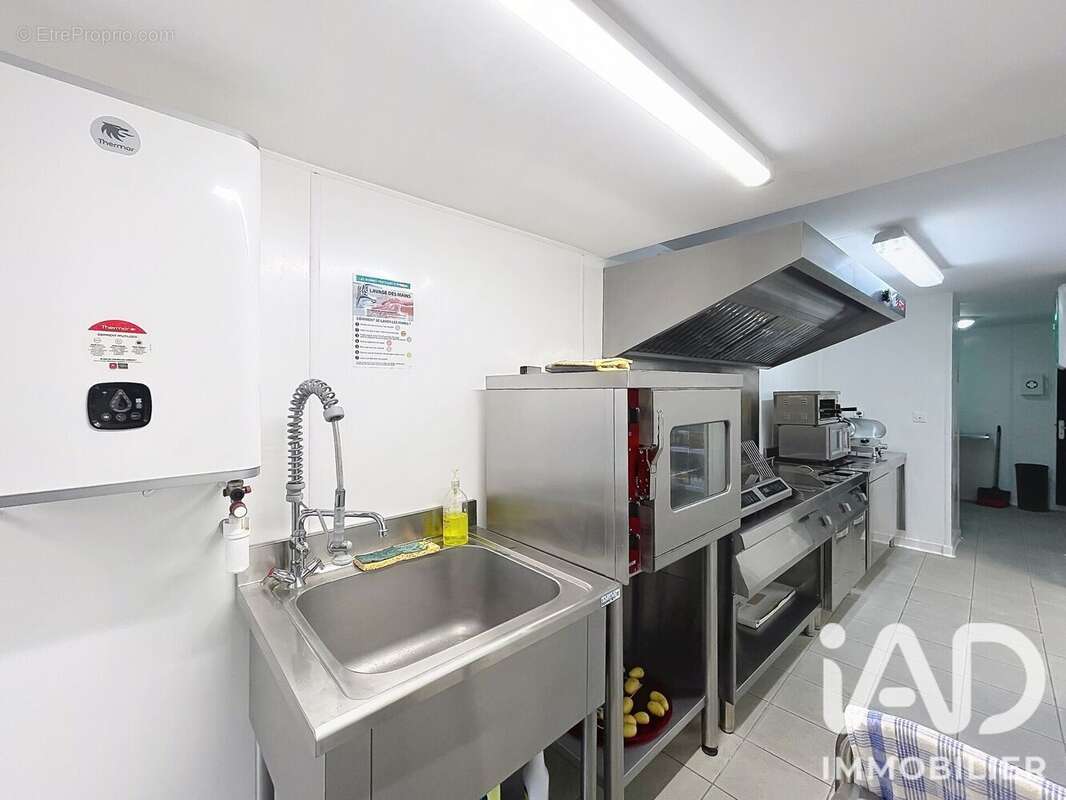 Commerce 130 m² à Saint-Mandrier-Sur-Mer  - photo 5