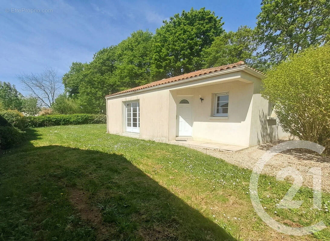 Maison à GROSBREUIL