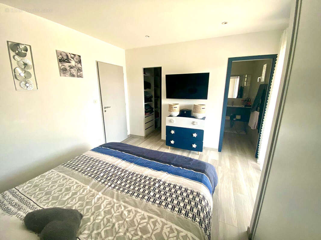 Maison de plain-pied, Saint-Maurice-de-Gourdans 154 m2 sur un terrain de 637m² - photo 11
