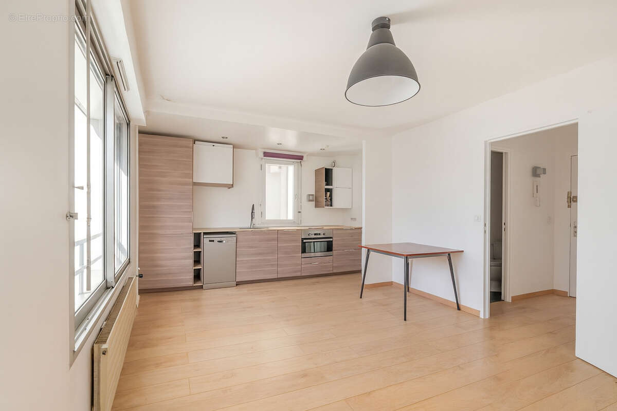 Appartement à PARIS-15E