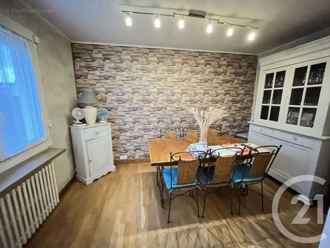 Maison à SAINT-MARCEL