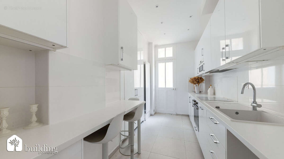 Appartement à NEUILLY-SUR-SEINE