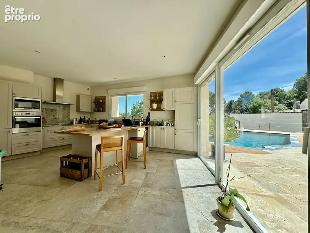 Maison Laudun l'Ardoise - 6 pièces - 300 m² avec gîte. - photo 6
