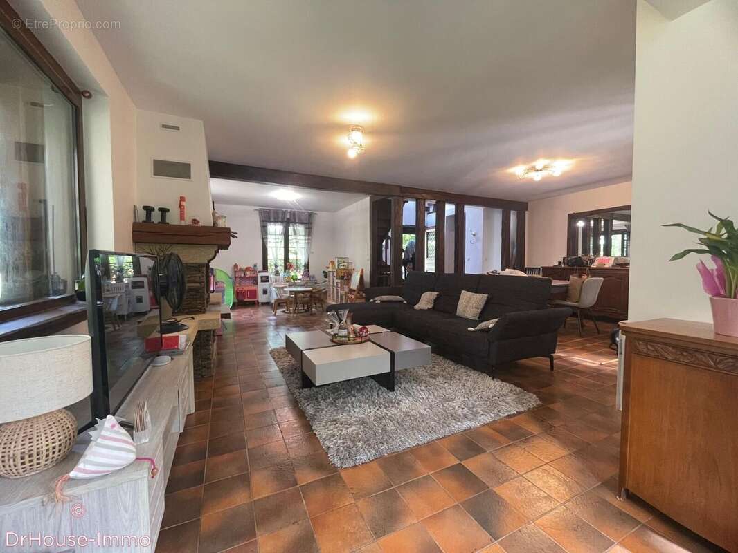 Maison à FERRIERES-EN-GATINAIS