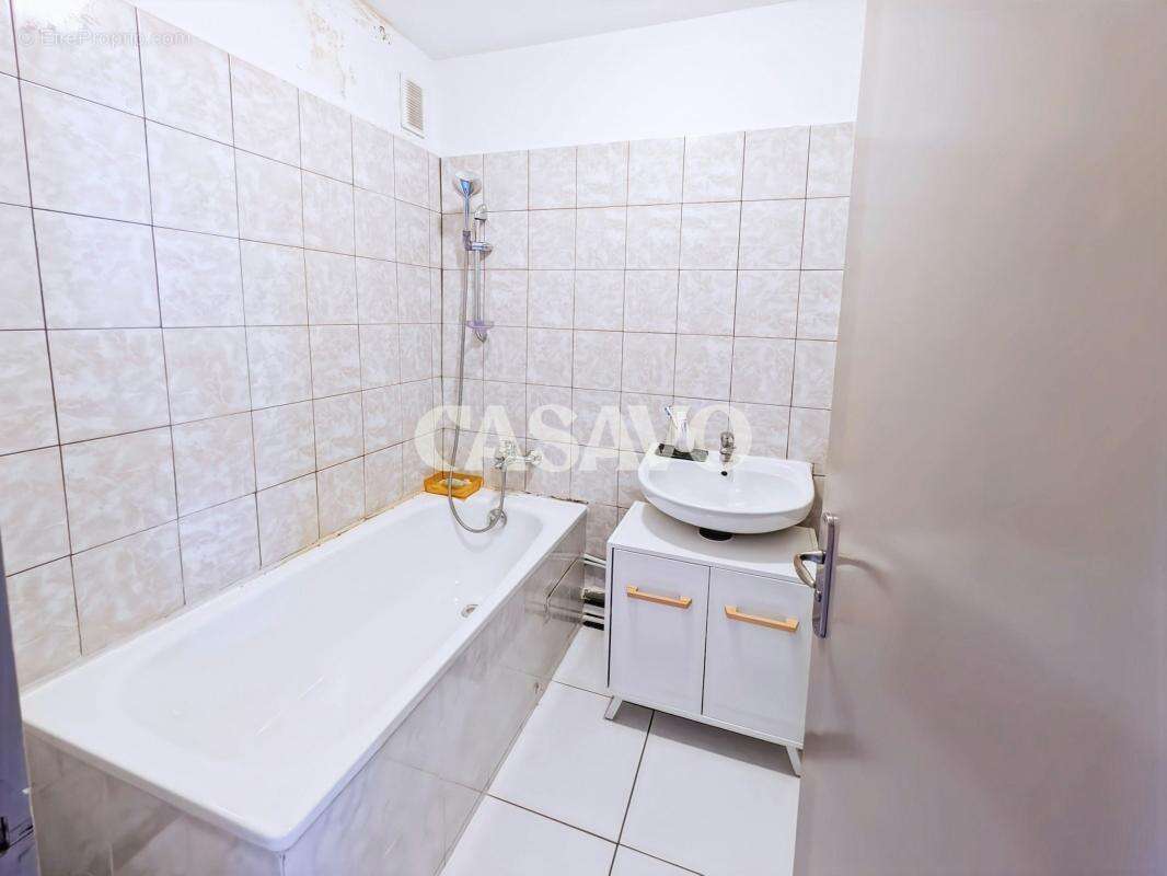 Vente Appartement 4 pièces de 68m² - 13003 Marseille - photo 6