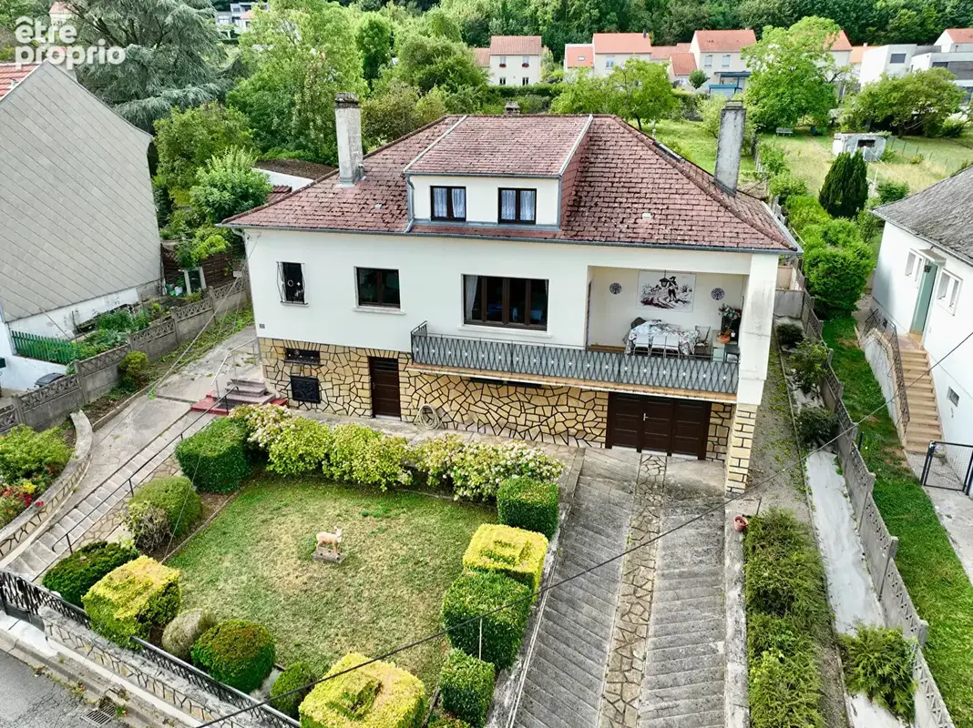 Maison Sierck Les Bains 6 pièce(s) 151.54 m2 - photo 1