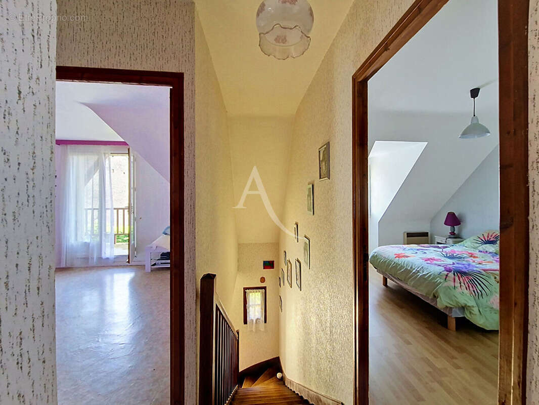 Maison à AMBILLOU-CHATEAU