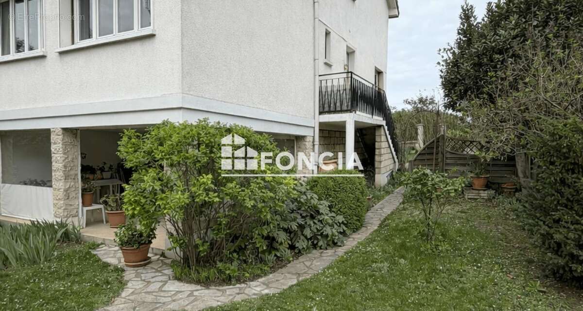 Maison à NANTERRE