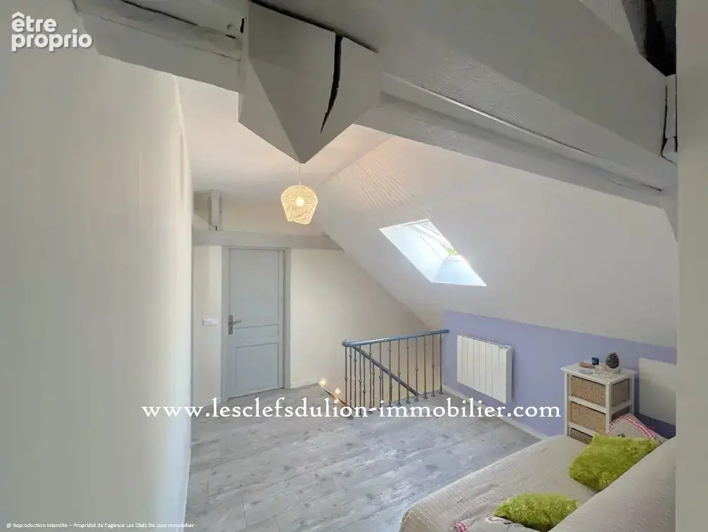 Maison traditionnelle de 2019 sur parc boisé. - photo 14