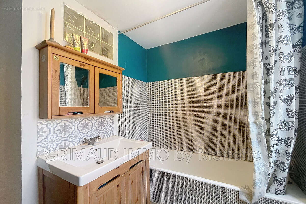 Maison à LA GARDE-FREINET