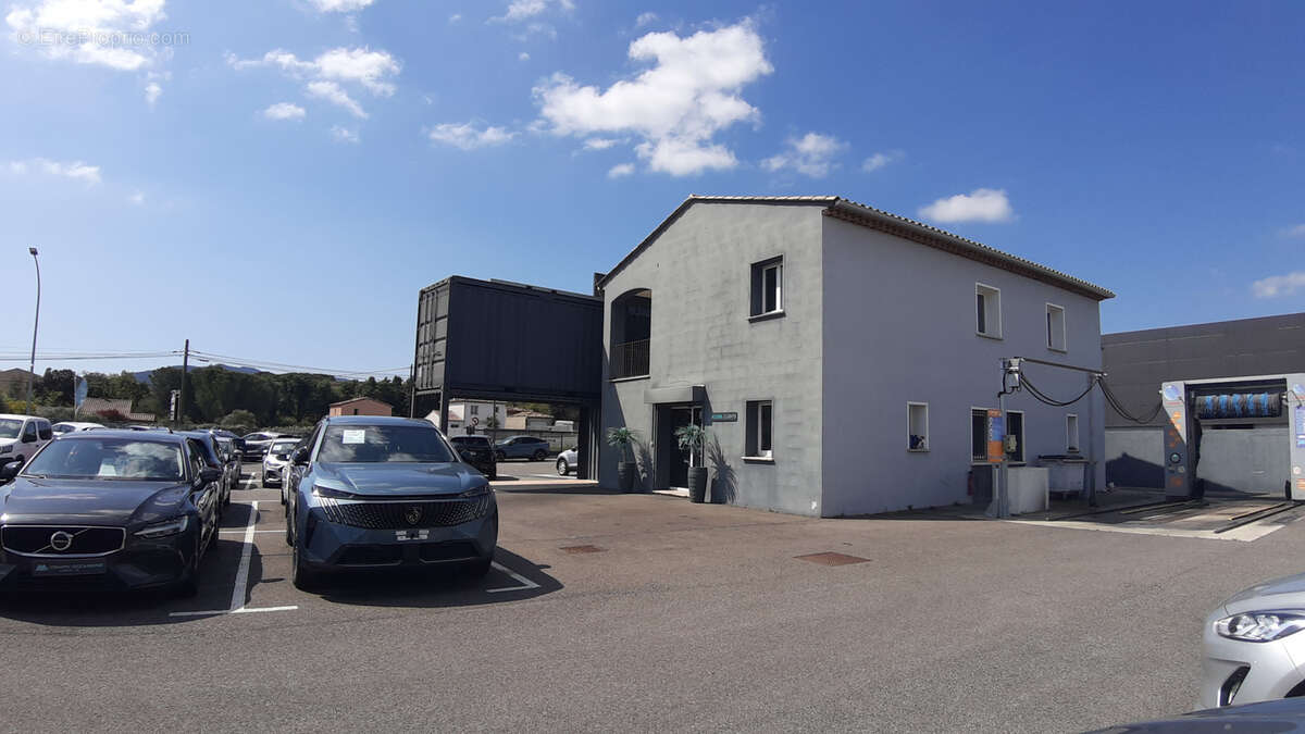 Autre à ROQUEBRUNE-SUR-ARGENS