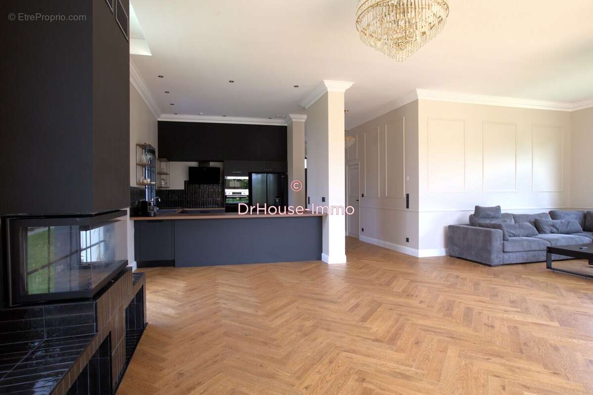 Maison à SAINT-SULPICE-ET-CAMEYRAC