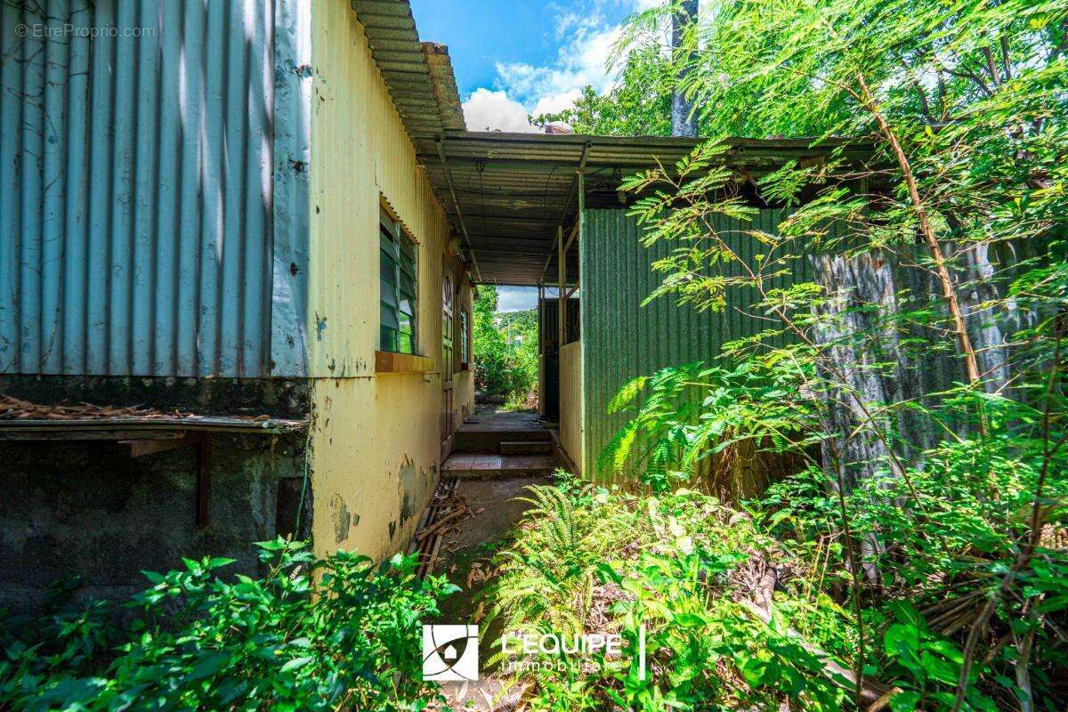 Terrain à SAINTE-MARIE