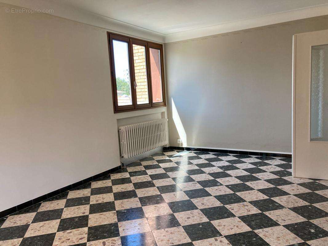 Appartement Avignon 3 pièce(s), 2 chambres, balcon, garage, cellier - photo 2