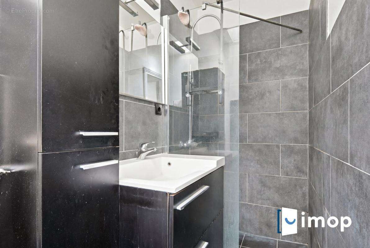 Appartement à PARIS-18E