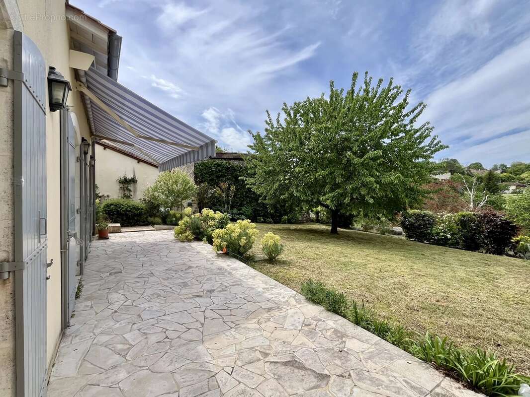 Appartement à SAINT-AULAYE